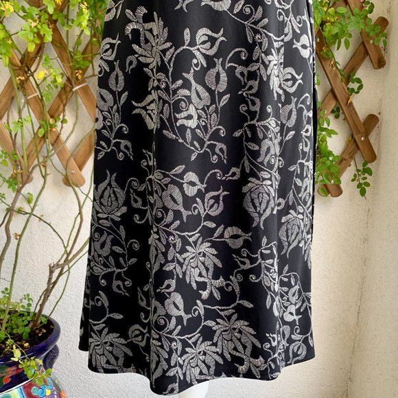 Ann Taylor LOFT Sleeveless Wrap Dress Black Ivory 4 PETITE - Picture 8 of 10